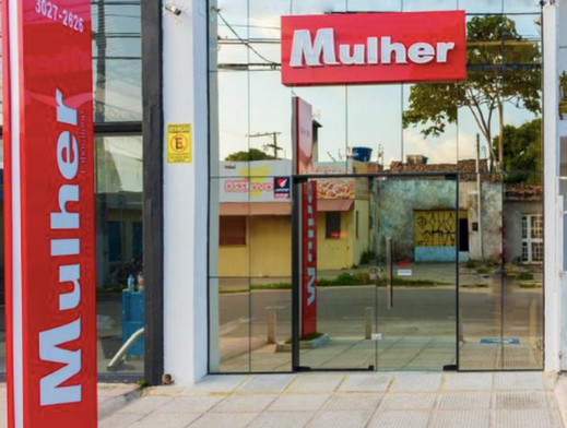 MULHER LABORATÓRIO - MACEIÓ